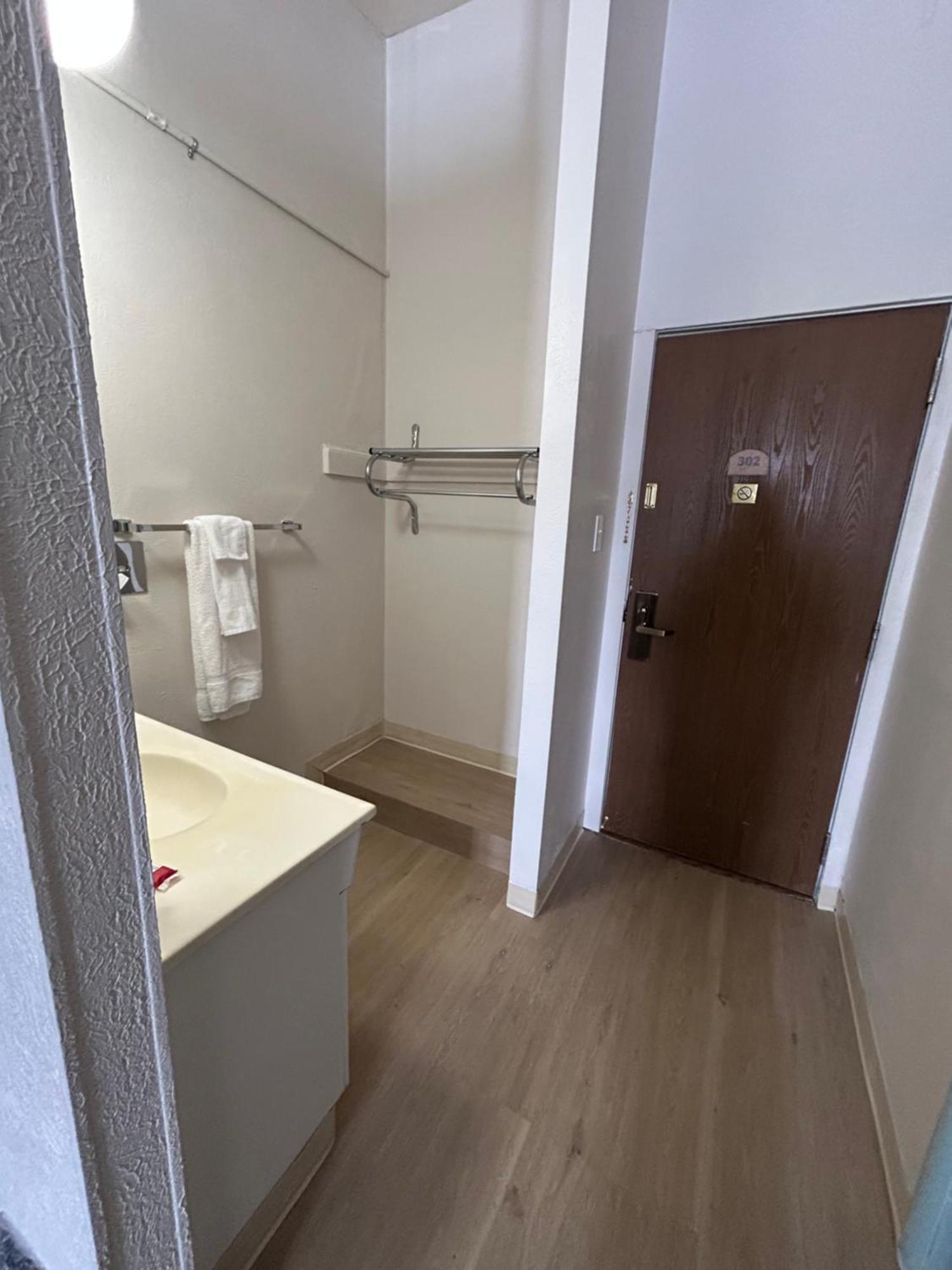 Studio Apartments Sterling Bagian luar foto